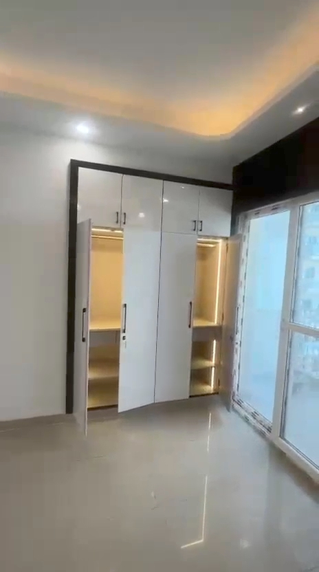  4 BHK Flat photo 3